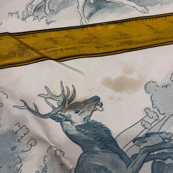 Vintage Hermes Armes de Chasse 90x90 scarf - Picture 8 of 11